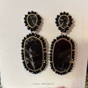 NWT Black and Gold Oval pierced Earrings very unique light weight